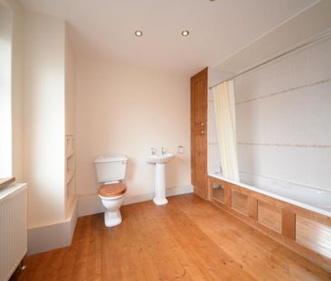 2 bedroom terraced house to rent - Photo 4