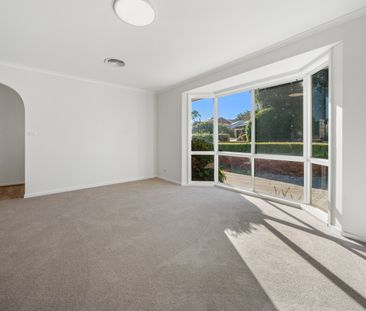 Classic Kaleen Home with newly renovated kitchen - Photo 2