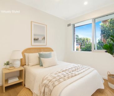 Light-filled top floor apartment in a lifestyle location - Photo 2