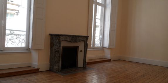 Location Appartement 2 pièces 60m² BOURGES 18000 - Photo 2