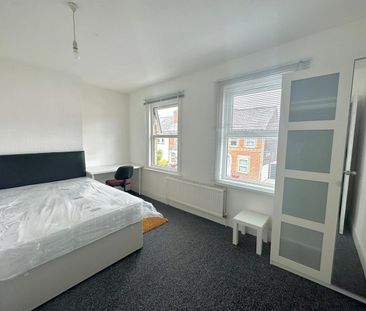 4 Bed Terraced House, Blenheim Road, RG1 - Photo 6