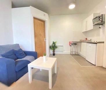 1 bedroom flat to rent - Photo 2