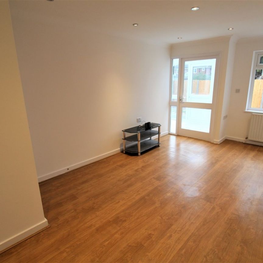 2 bedroom Property to rent - Photo 1