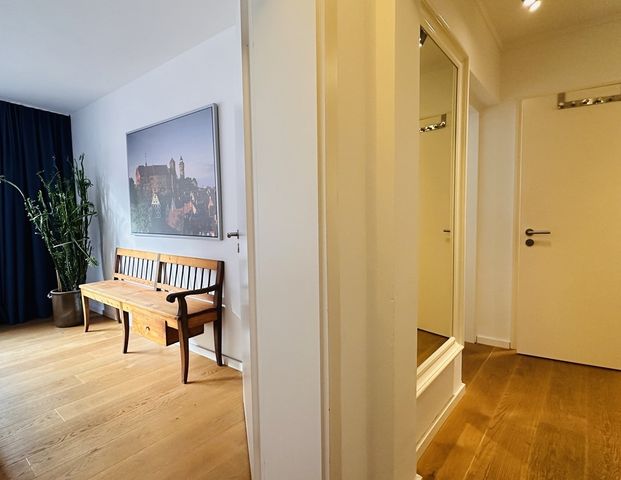 In der schönsten Gasse Nürnbergs! über 3 Etagen mit uneinsehbarer Dachterrasse! - Foto 1