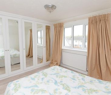 3 bedroom semi-detached house to rent - Photo 6