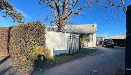 A home with newish renovations - Photo 4