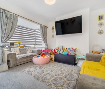 3 bedroom semi-detached house to rent - Photo 2