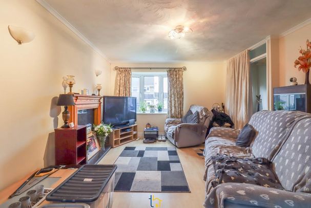 3 bedroom semi-detached house to rent - Photo 1