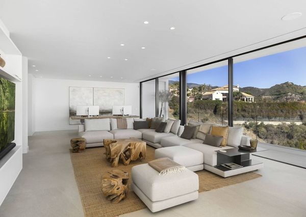 Luxury Villa for rent in Benahavís, Spain