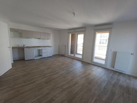 location Appartement T3 DE 68.7m² À BOBIGNY - Photo 3