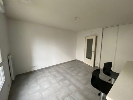 Location Appartement 1 pièce 29m² DECINES CHARPIEU 69150 - Photo 1