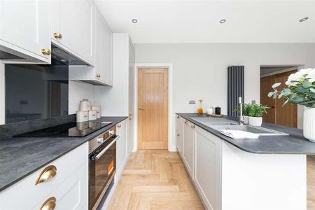 Grove Lane, Coulsdon, CR5 - Photo 3