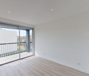 Location Appartement 5 pièces 101m² - Photo 3