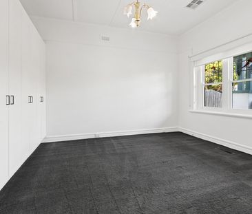 24 Fourth Avenue, Brunswick VIC 3056 - Photo 5