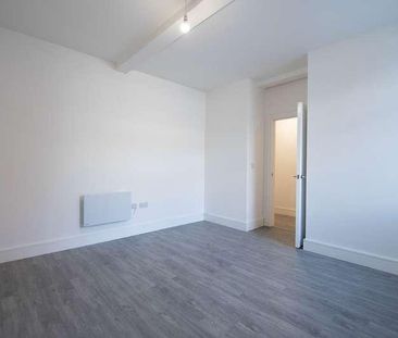 Harrogate Road, Leeds, LS7 - Photo 4