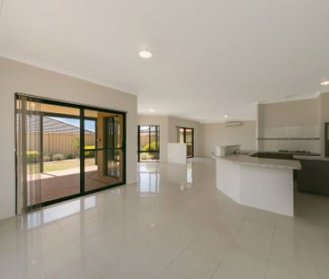 Look No Further&comma; the Perfect Family Home&excl;&excl; - Photo 2