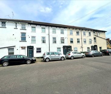 Southampton Street, Farnborough, GU14 - Photo 3