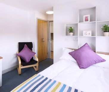 2 bedroom private hall to rent - Photo 2