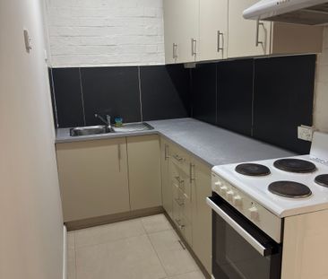 SPACIOUS MODERN UNIT - Photo 5