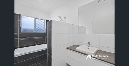 Perfect Family Home Opposite Parkland - Photo 2