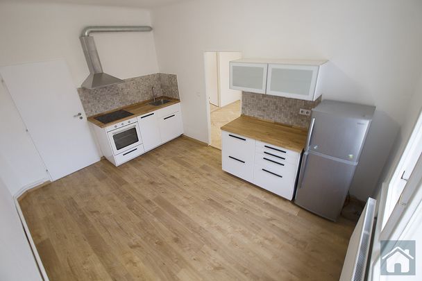 Pronájem bytu v Praze 10, byt 2+1, nezařízený - Fotografie 1