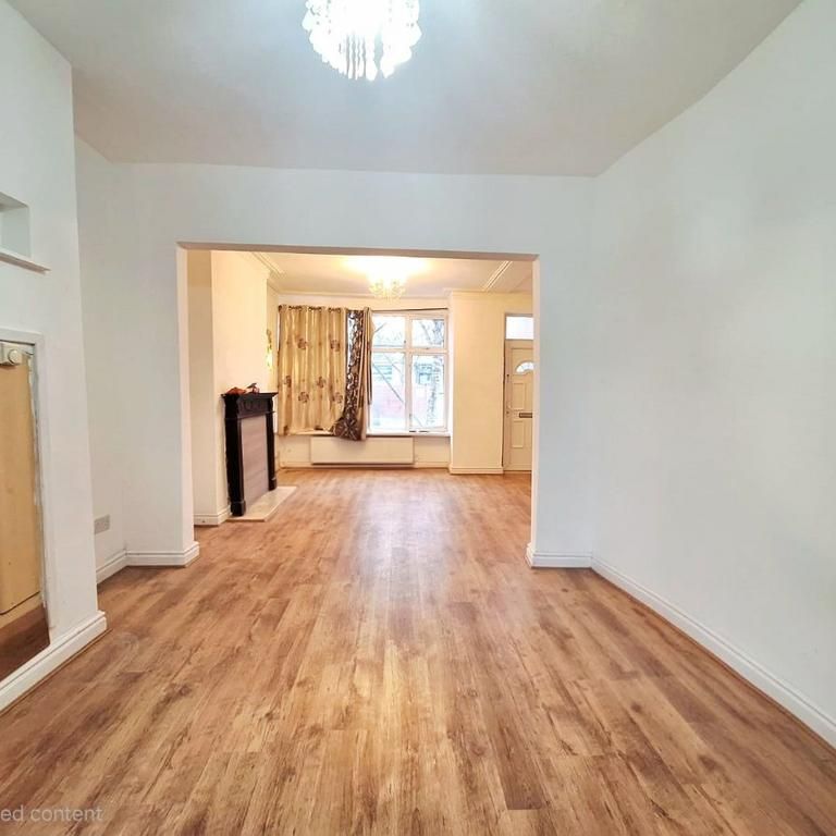 3 bedroom semi-detached house to rent - Photo 1