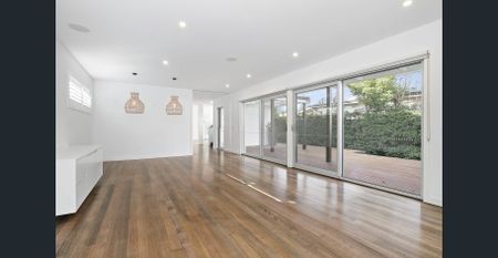 BREATHTAKING VIEWS & FAMILY LUXURY! - Photo 2