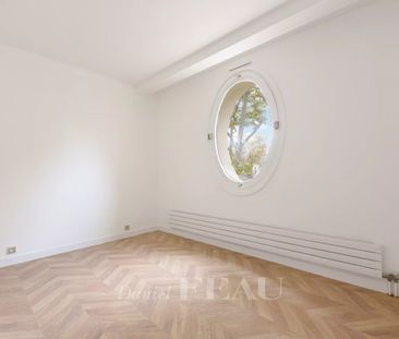 Appartement • Paris 4ème - Photo 3