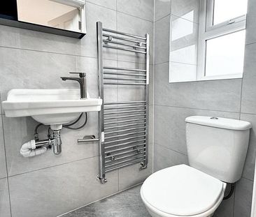 3 bedroom flat to rent - Photo 3