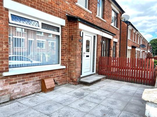 19 Knockmount Gardens, Belfast, BT5 6GP - Photo 1