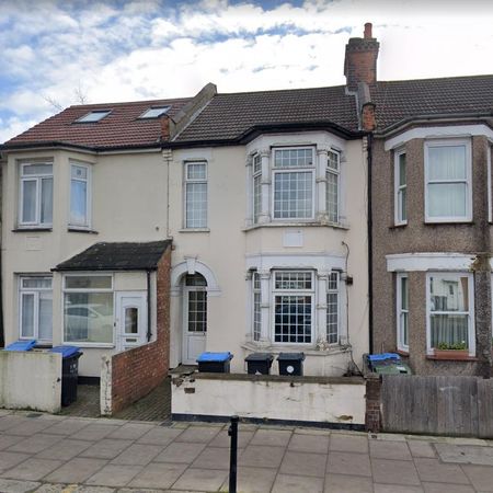 Hertford Road, London N9 - Photo 3