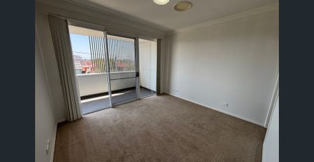 View Saturday at 10.30am - 10.50am - Photo 2