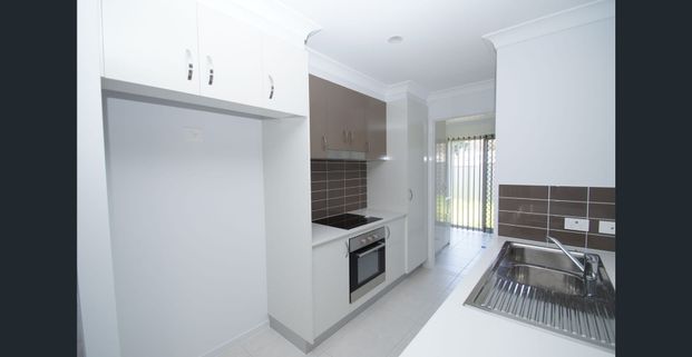 STYLISH FAMILY HOME - Photo 1