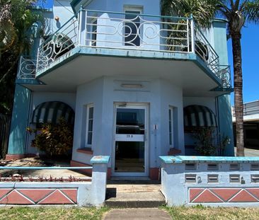 Studio Apartment In The City With A Pool - Photo 2