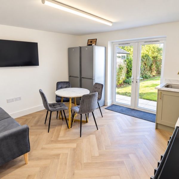 Royal Oak Road, Woking, Surrey, GU21 - Photo 1