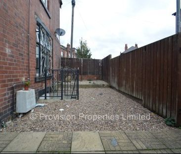 8 Bedroom House Headingley - Photo 5