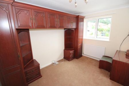 3 bedroom detached house to rent - Photo 3
