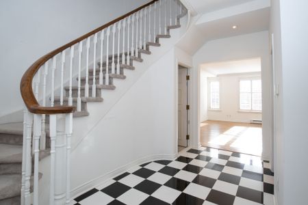 For Lease - 2289 Lakeshore Boulevard Unit# 129, Toronto, Ontario - Photo 3