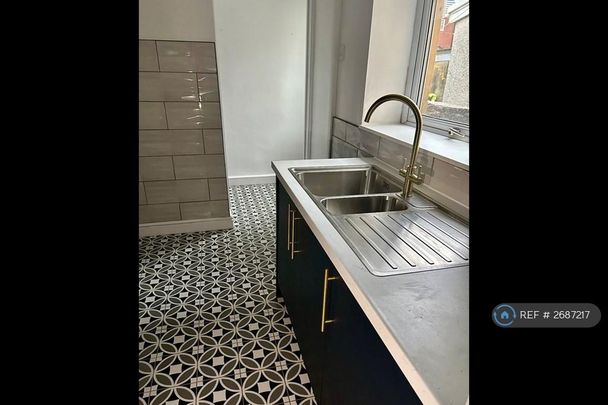 3 bedroom terraced house to rent - Photo 1