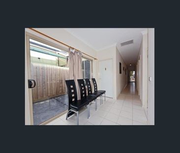 2/30 Harrow Place, Truganina, Vic 3029 - Photo 5