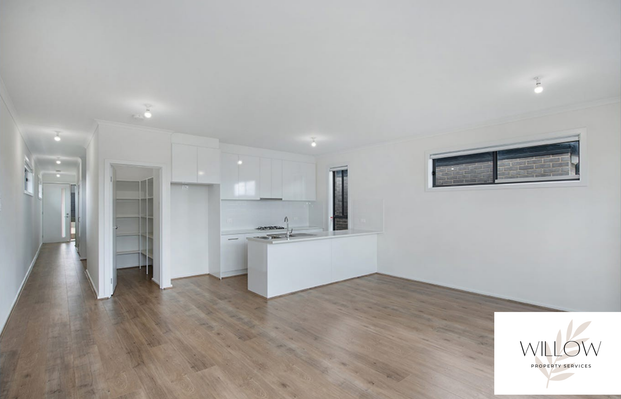 Contemporary & Stylish - Photo 1