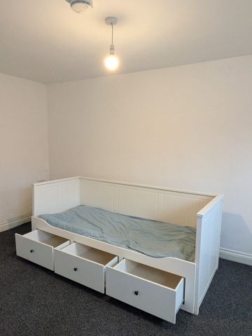 Studio Flat, Umberslade Road, B29 - Photo 2