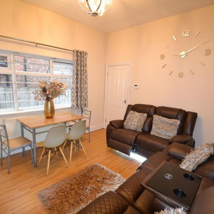 1 bedroom in a house share to rent - Photo 1