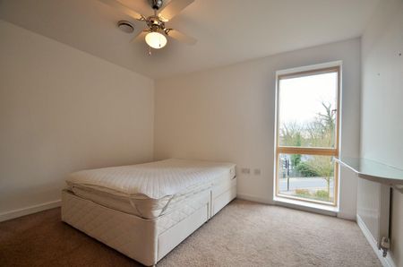 Rowlock House, Trout Road, West Drayton, UB7 - Photo 4