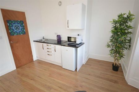 1 bedroom apartment to rent - Photo 4