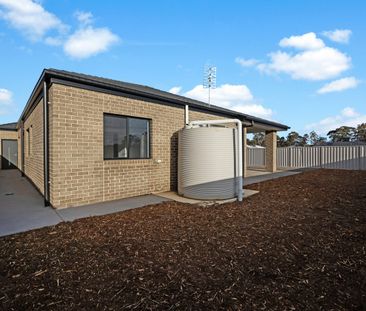 FOUR BEDROOM HOME - LOW MAINTENANCE ! - Photo 5