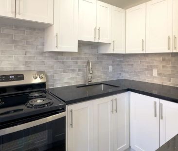 1500 Eglinton Ave W — Bachelor - Photo 1