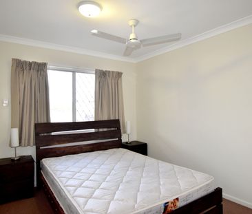 BREAK LEASE :: SELF CONTAINED APARTMENT - GLADSTONE CBD - Photo 3