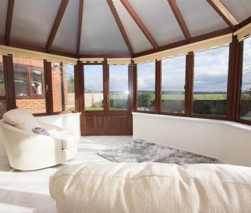 4 bedroom detached house to rent - Photo 3