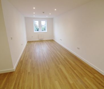 2 bedroom Flat To Let Total Size: 710 SQ FT - Photo 1